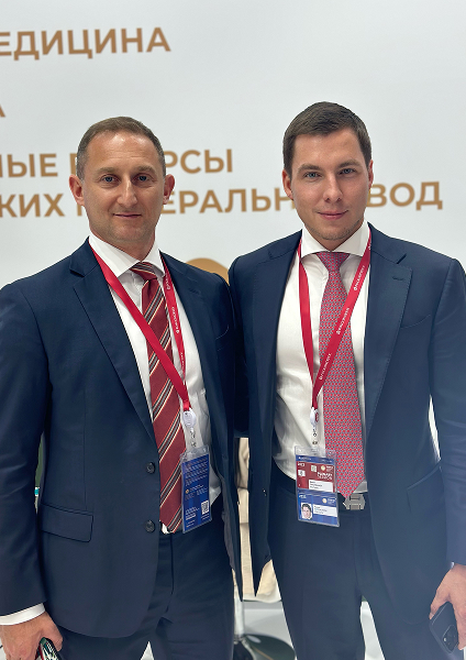 С коллегой &mdash; руководителем крупнейшего венчурного фонда &laquo;Восход&raquo; Русланом Саркисовым 