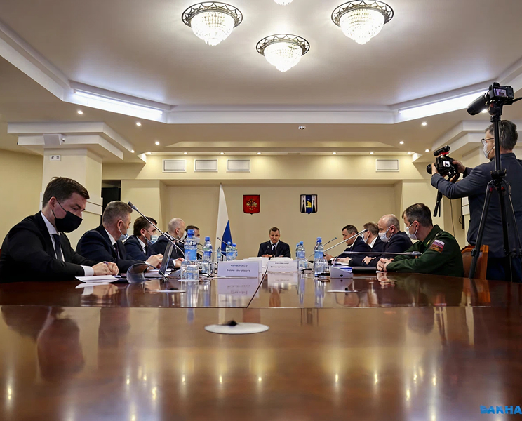Роман Чичканов: На рабочем совещании под председательством Юрия Петровича Трутнева в Сахалинской области.